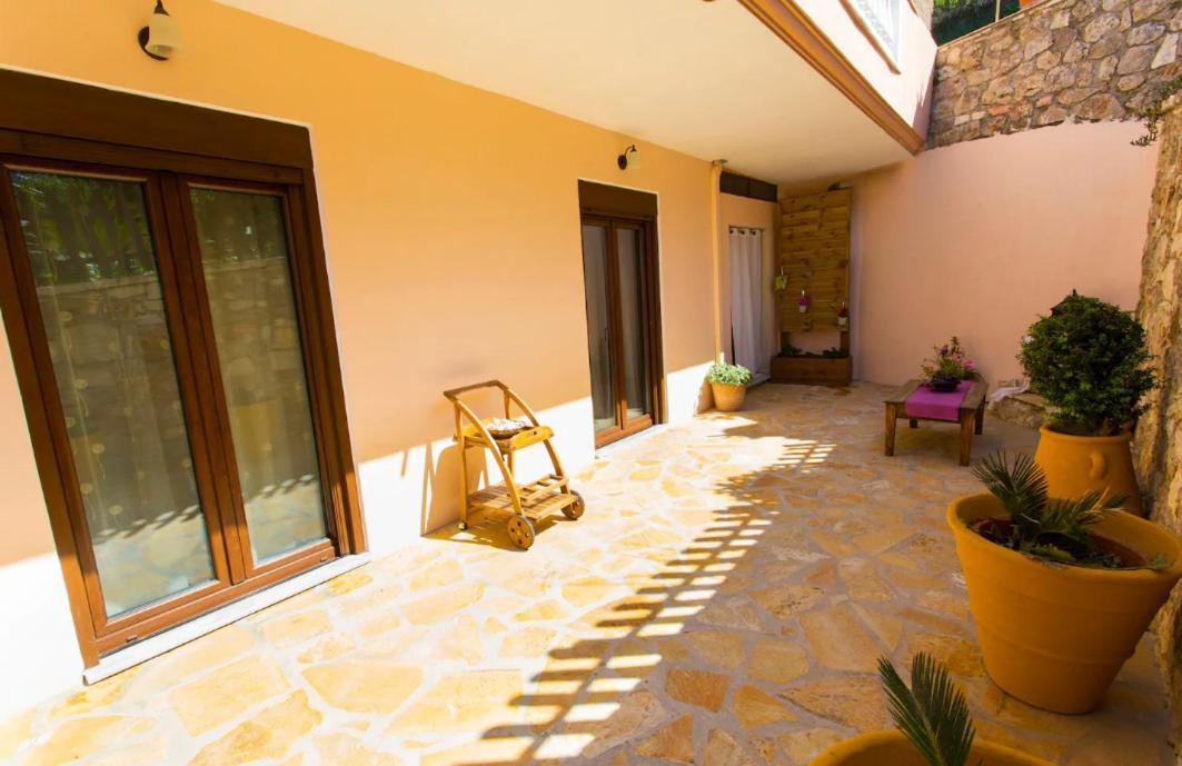 Amaryllis House Párga
