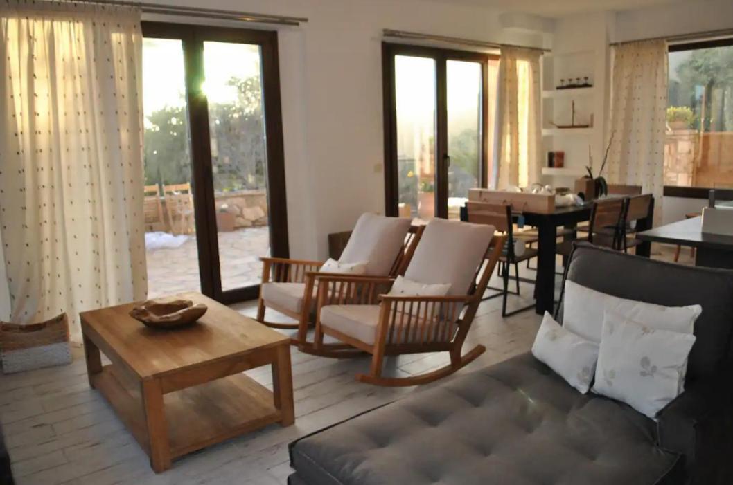 Amaryllis House * Parga