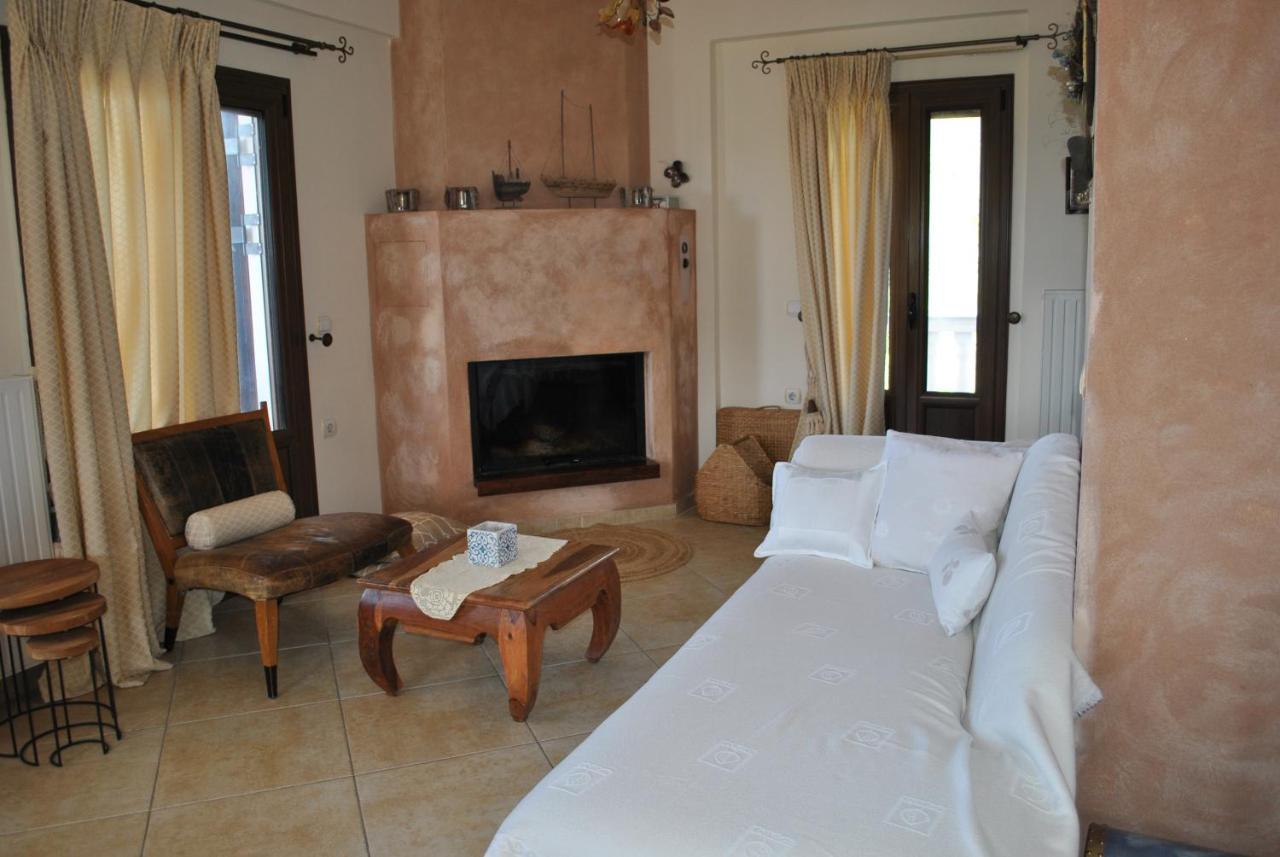 Amaryllis House * Parga