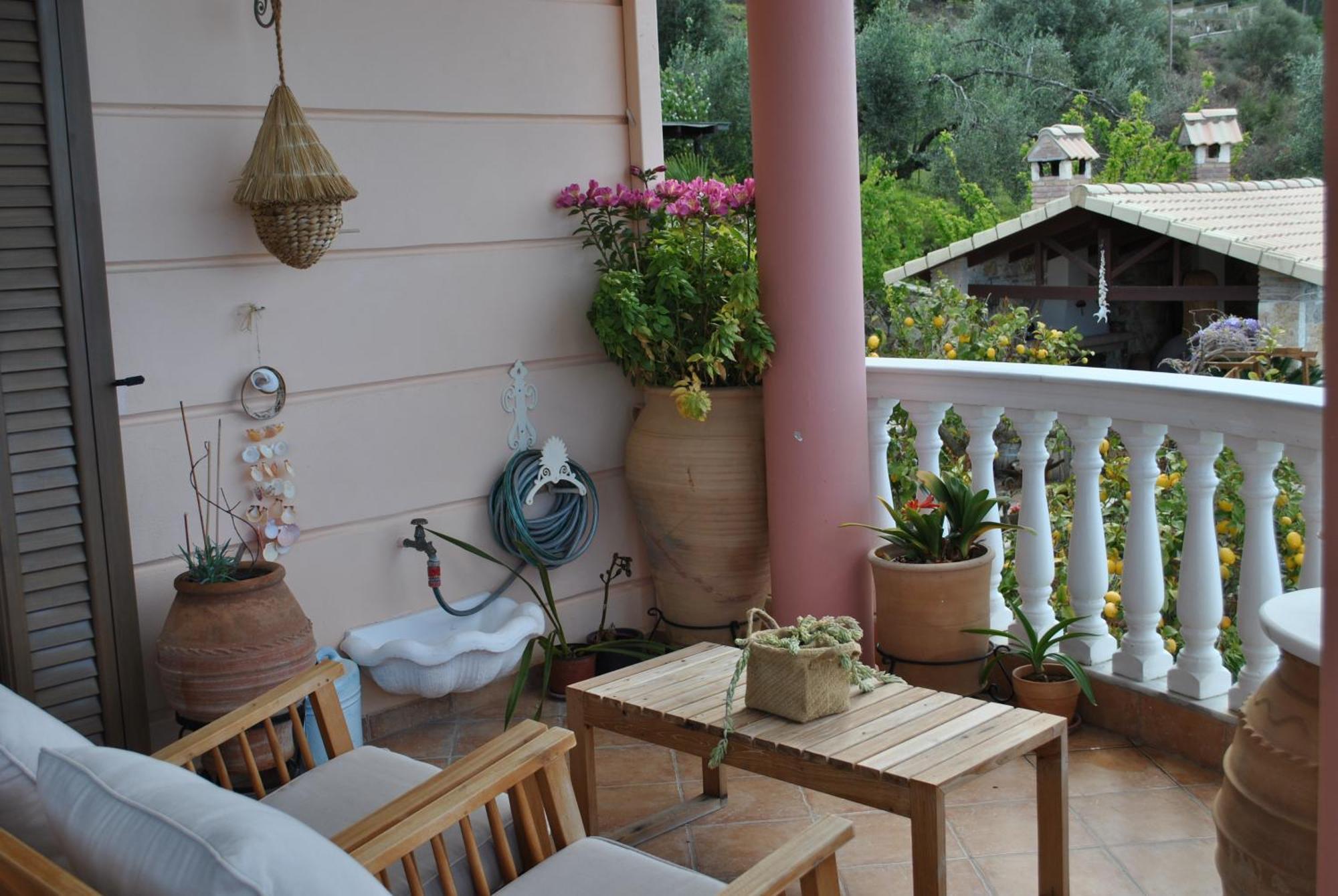 Amaryllis House