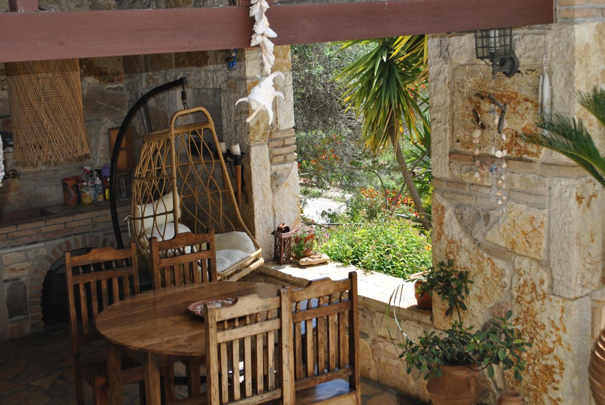 Amaryllis House Parga
