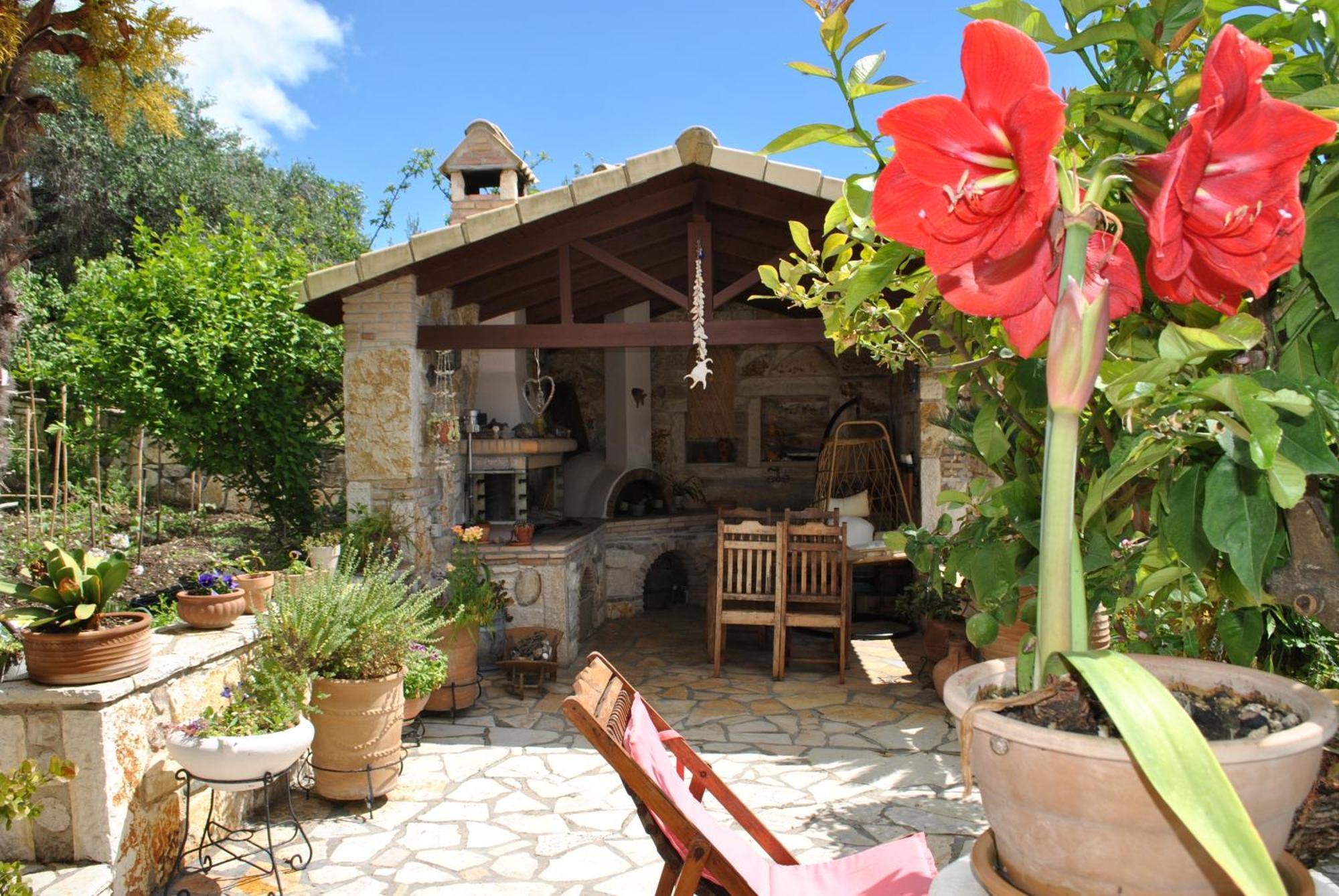 Amaryllis House